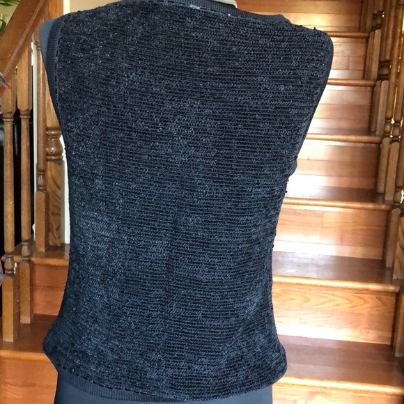 St John Sport Top - Picture 3 of 4